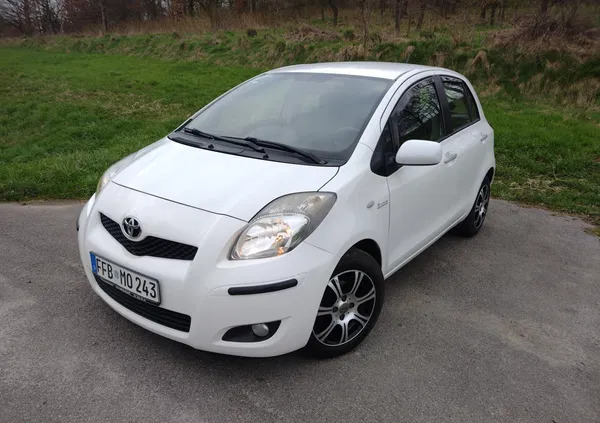 toyota brzozów Toyota Yaris cena 22999 przebieg: 160000, rok produkcji 2010 z Brzozów